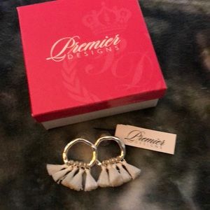 Premier Designs Coconut earrings-NWT